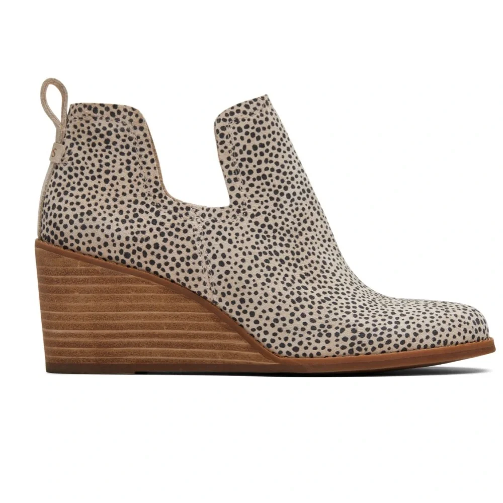 Women's Kallie Wedge Bootie in Macadamia
6.5 - Picture 9 of 9